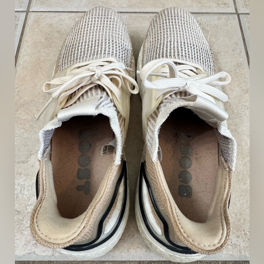 Adidas Ultraboost Size 8 - Picture 4 of 7